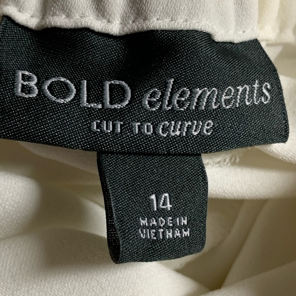 White flowy pants, cut to curve! - Picture 2 of 2